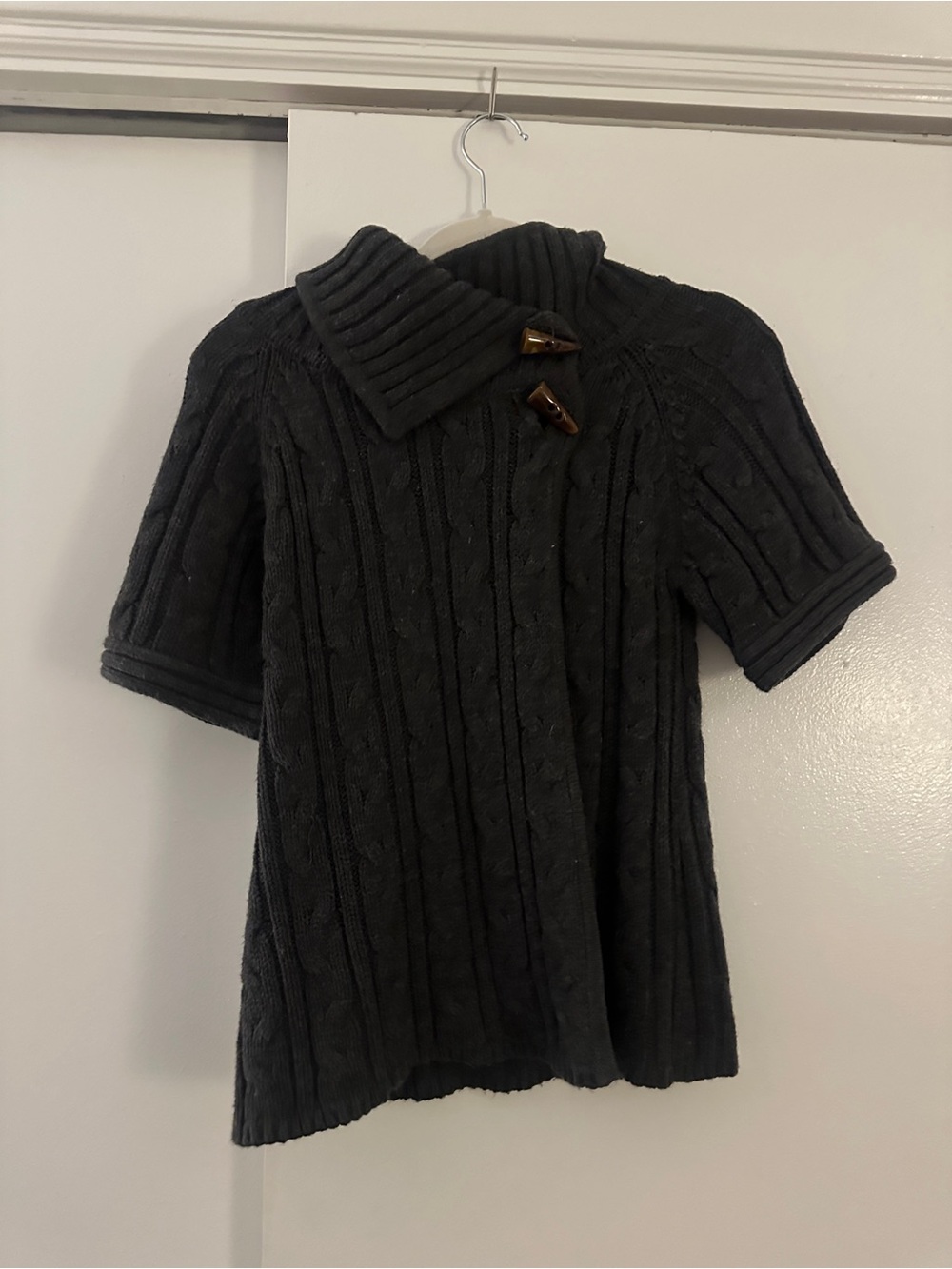 Chunky Cable Knit Short-Sleeve Sweater - Charcoal Grey